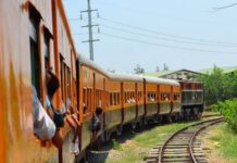 2017-2018 회계연도 기차 사고 증가 260405-Old-Yangon-circular-train