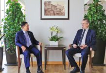 민아웅흘라잉 장군 러시아 언론과 인터뷰 민아웅흘라잉