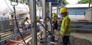 미얀마, 휘발유 부족 속 LPG로 오토바이 개조 확산… 안전성·경제성 관심 높아져 미얀마 LPG 충전소