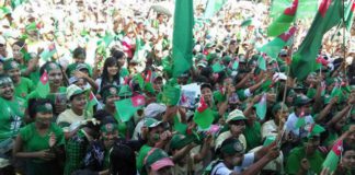 미얀마 군사정권, 공무원들에게 “군 협력 후보자 지지하라” 직접 촉구…대선 앞두고 친군정당 압도 전망 미얀마 군 정당 USDP 지지자들