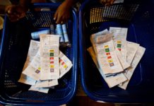 미얀마 정치 평론가, 미얀마 재선거 진행 여부 불확실 미얀마 선거용지