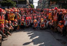 양곤 공사현장 건설 노동자 근무조건 개선 요구 시위