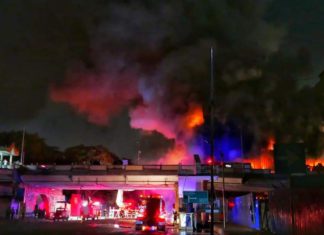 군부소유 쇼핑몰 및 마트 화재 발생