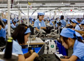 양곤 흘라잉따야 중국계 봉제공장 임금 체불 미얀마 봉제산업