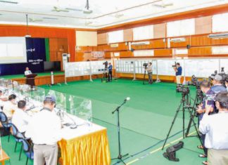 미얀마 국가관리위원회 기자회견 개최, 학교 문제, NLD당 해체