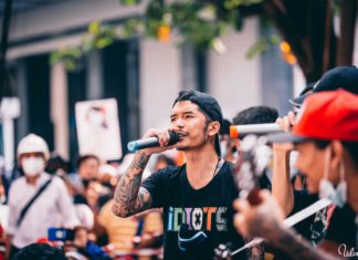 미얀마 유명 가수, 반군지역에서 도주중 사망