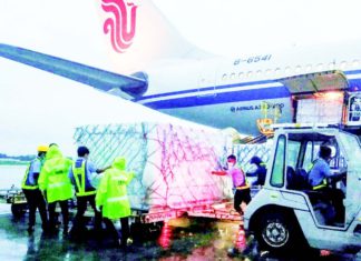 미얀마 일부 타운십 재택명령 해제, 중국산 백신 추가 도착