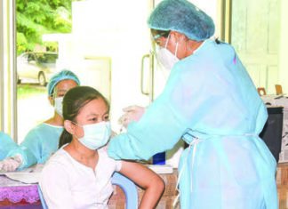 미얀마 중고등학교 11월초 재개 / 학생 대상 예방접종 실시 미얀마 학생 대상 코로나19 예방접종