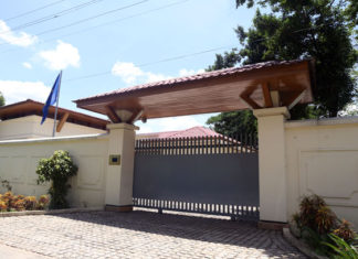 EU 임대한 네윈 가족 소유 저택 계약 중단 네윈 가족 소유의 EU대사 관저