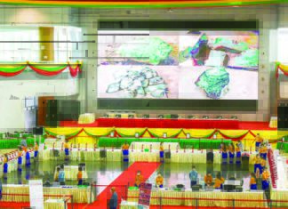 미얀마 보석경매 종료 미얀마 보석박람회