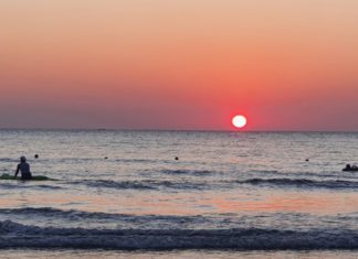 에야와디지역 차웅따 및 응웨싸웅 해변 여행 안전인증서 발행 응웨싸웅 해변