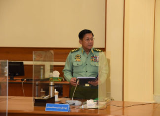 국가관리위원회, 국가비상사태 6개월 연장 발표 민아웅흘라잉 총사령관