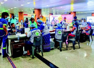 미얀마 관광객, 코로나 보건 요건 전면 해제 양곤국제공항 코로나19 검사장