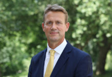 미얀마에서 쫓겨난 주미얀마 영국대사 주미얀마 영국대사관 대리대사