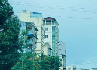 양곤 도로, 오토바이 소매치기 주의 현수막 부착 오토바이 소매치기 경고 현수막