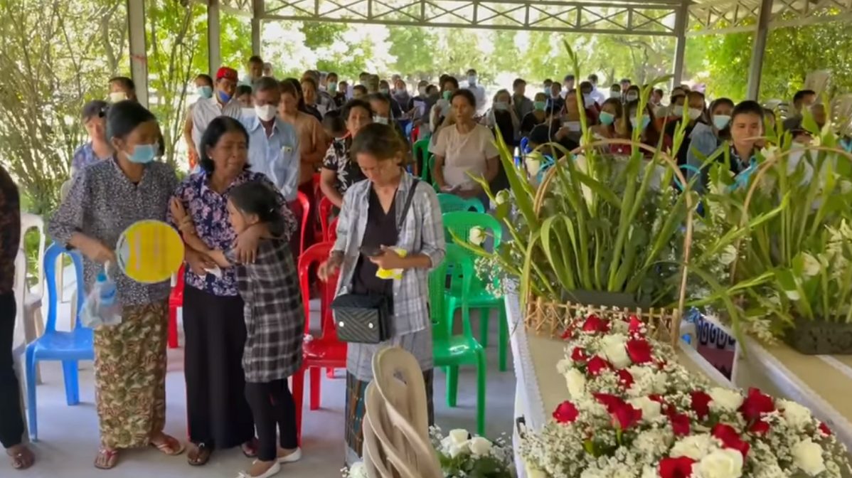 만달레이 저항단체의 실수로 암살된 민간인 부부