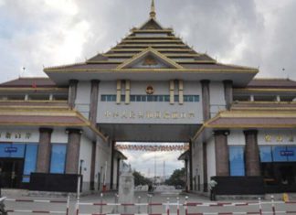 중국, Namkham 국경무역게이트 재개방…통제하에 제한적 무역만 허용 무세 지역에 있는 Wang Ding 국경무역게이트