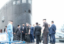 민아웅흘라잉 위원장 러시아 방문, 첫째날 민아웅흘라잉위원장, 러시아 해군 잠수함 정비창 방문