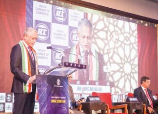 국가관리위원회 상무부장관, 인도상공회의소 정기총회 참석, 양국통화 통용 제안 인도상공회의소 정기총회에 참석한 상무부장관