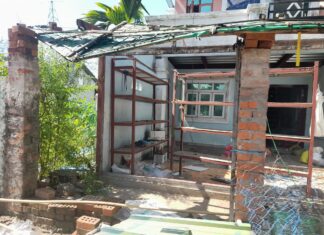 양곤 밍글라돈 타운십 주민 퇴거 명령이후 자살 3건 발생 밍글라돈 타운십 퇴거명령이후 철거중인 주택