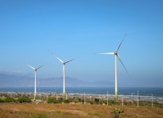 미얀마 전력부, 러시아 지원으로 풍력 발전소 사업 진행 air turbines against ocean and ridge under blue sky
