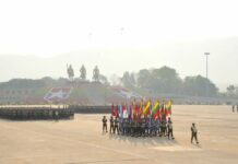 네피도 국군의날 행사장 로켓포 공격 미얀마 국방부 열병식