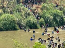 미야와디 국경무역 교전으로 태국 국경으로 피난가는 미얀마 실향민들