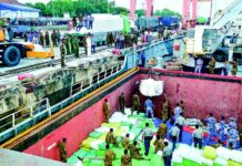 미얀마 사회복지단체, 사이클론 구호기금 모금 활동 금지 미얀마 국방부 해군, 라카인주 구호물품 수송