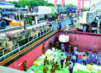 미얀마 사회복지단체, 사이클론 구호기금 모금 활동 금지 미얀마 국방부 해군, 라카인주 구호물품 수송