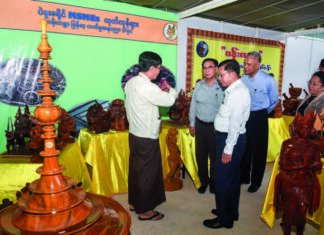 바고 영세중소기업인 간담회 참석한 민아웅흘라잉, 전력공급 부족 현상은 저항세력 때문? 바고지역 영세중소기업인 간담회
