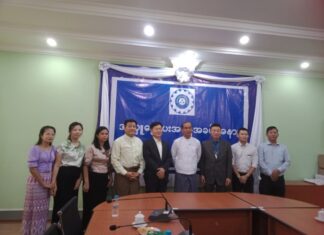 한인 단체 및 기업, 라카인주 모카 사이클론 구호기금, 노동부 차관에게 기부