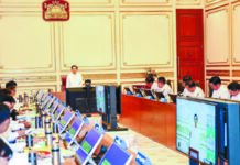 미얀마 경제위원회 회의에 참석한 민아웅흘라잉, 경제 성장률 4% 기대, 2만짯 신권 인플레이션 관련없어… 미얀마 경제위원회 회의에 참석한 민아웅흘라잉