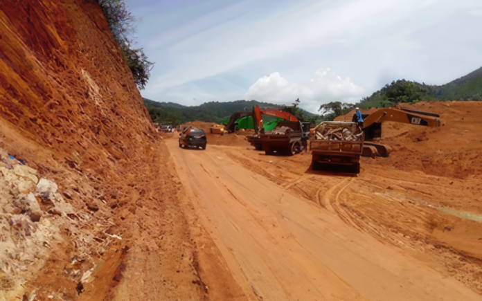 유실된 아시아 고속도로 일부 구간 복구현장