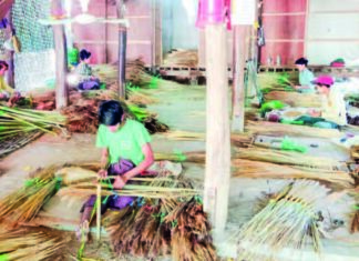 미얀마산 빗자루 한국 수출 미얀마산 빗자루 제조