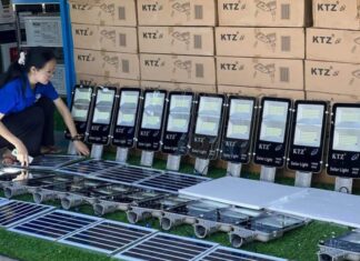 태양광 패널, 디젤 발전기보다 인기 미얀마에서 판매되는 태양광 패널