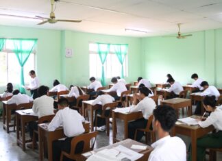 교전의 영향속에서 진행된 미얀마 대학수능평가 미얀마 대학수능평가장