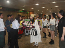 네피도 띤잔 축제 공연을 위해 방문한 한국 공연단