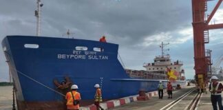 미얀마 해안선을 오가는 화물선, 불법 화물 적재로 4개월째 운항 중단…해상 물류의 과제