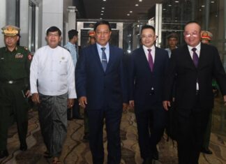 미얀마 국가관리위원회 , 중국과 러시아에 대한 적극적인 외교 활동