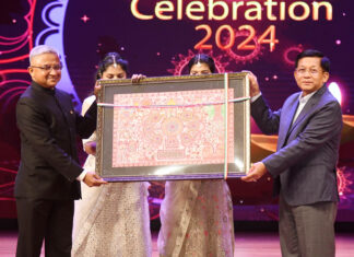 인도 Diwali 축제 참석한 민아웅흘라잉 위원장