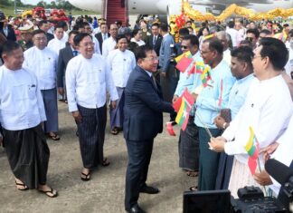 민아웅흘라잉, 성공적인 중국 방문 환영식