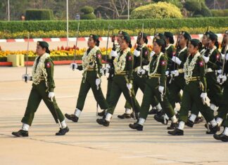 신병으로 채워지는 전선, 여성 징집두고 논란 지속