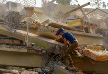 7.7 강진 이후 35차례 여진 발생, 주민 불안 확산 중