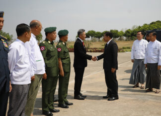 민아웅흘라잉, 방콕 BIMSTEC 정상회의 참석…국제적 논란 속 발언 이어져