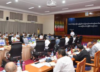 붕괴된 관공서 건물은 시공한 건설사가 재건 작업 명령