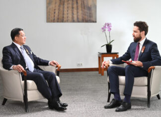 민아웅흘라잉 위원장 러시아 인터뷰, 미얀마, 중국·미국 균형 외교 및 다각적 협력 강조