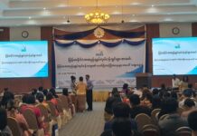 국제 사회의 압박 속에 선 미얀마 봉제 산업: 노동 기준 준수 필수, 미얀마의 미래 적신호?