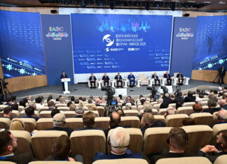 민아웅흘라잉, 유라시아 경제 포럼 참석…러시아·중국 간 외교적 균형 모색