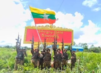 미얀마 국방부, 꺼야주 Demoso 타운 재탈환…저항세력과 격전 지속