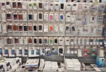 미얀마 휴대전화 액세서리 시장 붕괴…소매점 줄폐업과 가격 폭등 악화